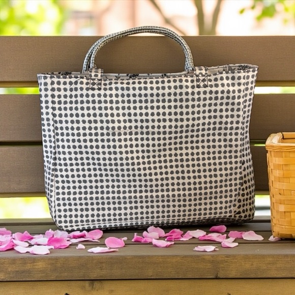 Bella Russo large Reversable Tote Bag in floral and polka Dott - Picture 4 of 4